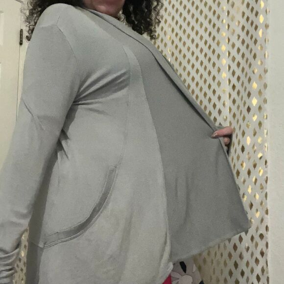 Athleta Pranayama Restore Wrap cardigan sweater in grey size XXS - Picture 11 of 11